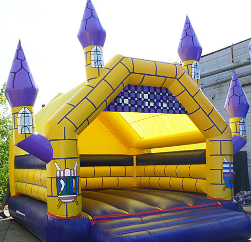 H�pfburgen Verleih f&uuml;r Ihren Event - Klicken Sie hier nicht sondern warten sie bis die Seite sich neu l&auml;dt