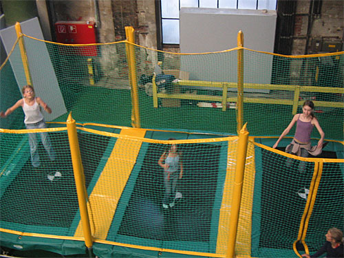 TRAMPOLIN Verleih f&uuml;r Ihren Event - Klicken Sie hier nicht sondern warten sie bis die Seite sich neu l&auml;dt